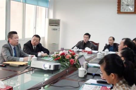 美国客人莅临公司洽谈商贸合作